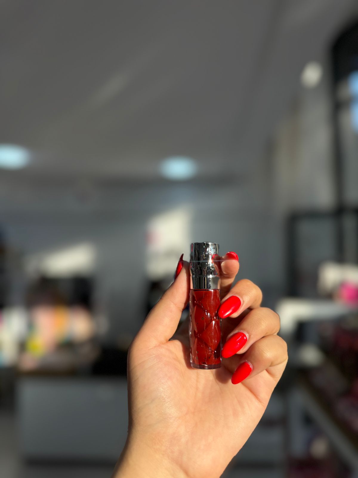 Shiny lip gloss - girlzbox