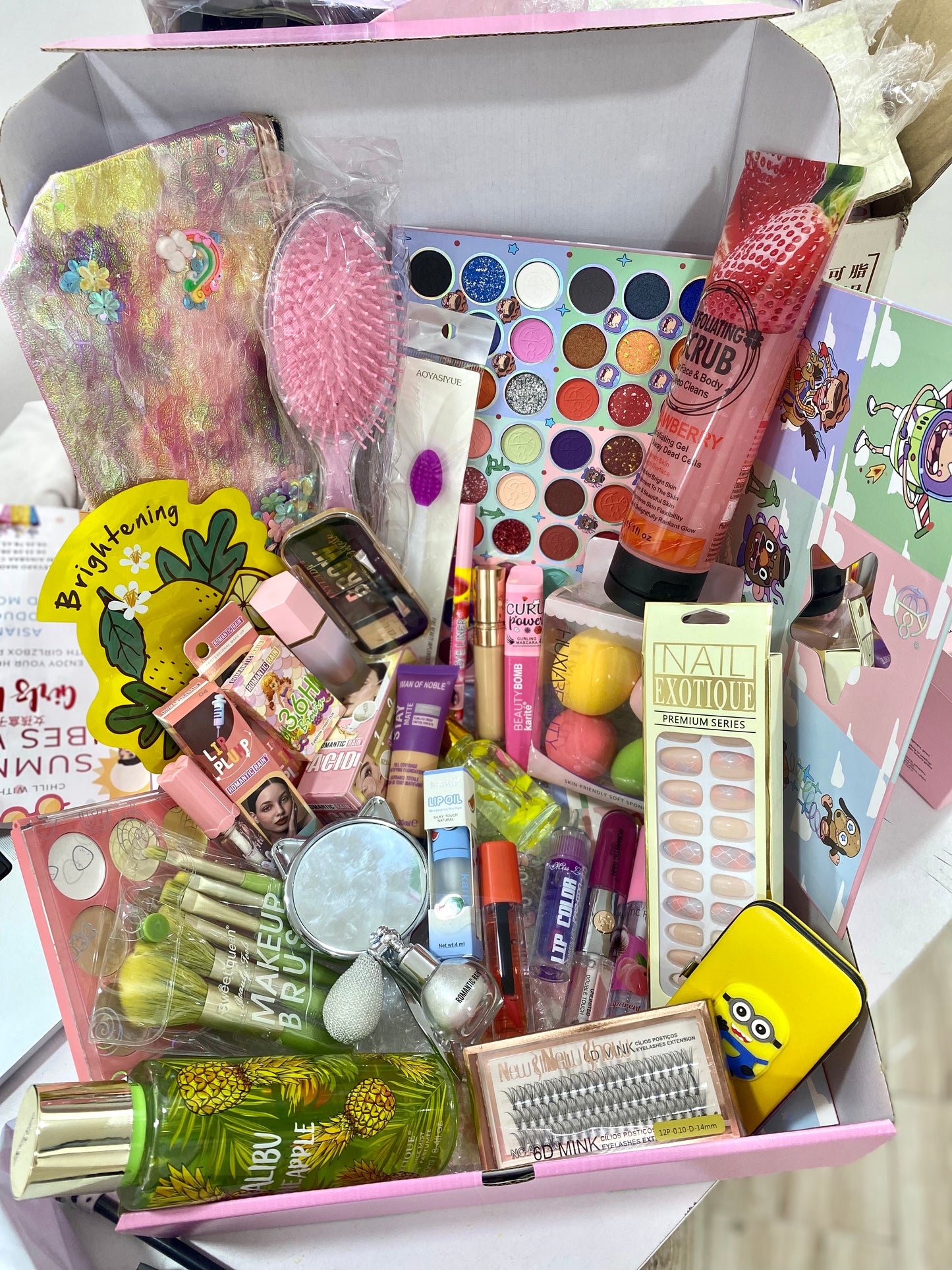 Gorgeous big box makeup - Girlzbox