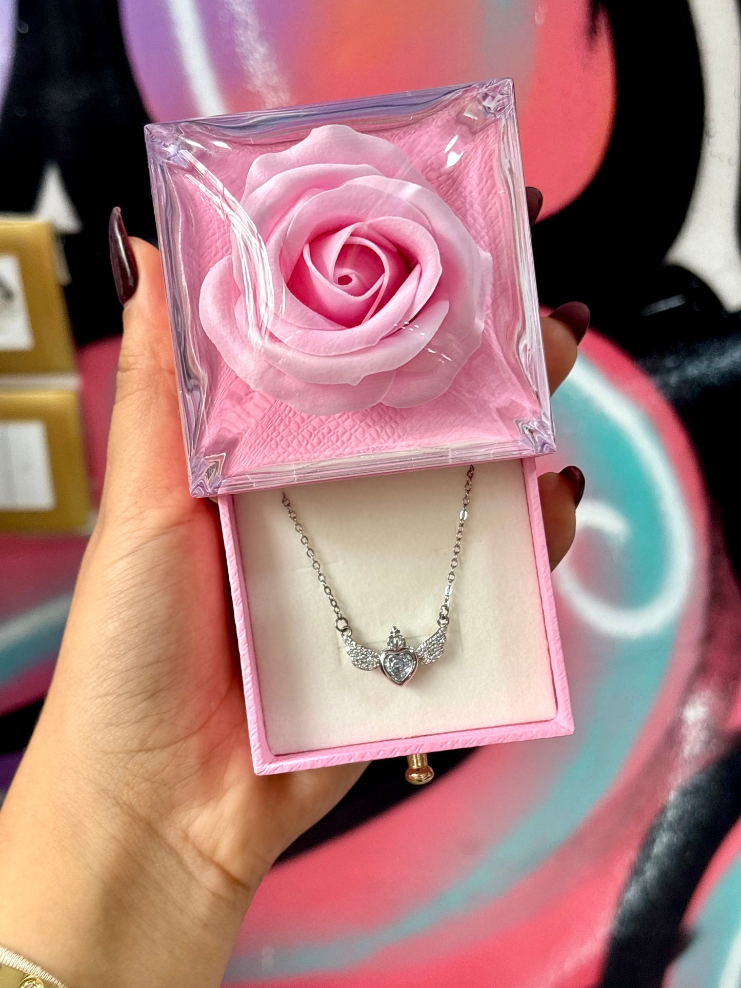 Boite cadeau avec tiroir et fleur et collier en acier inoxydable - Girlzbox
