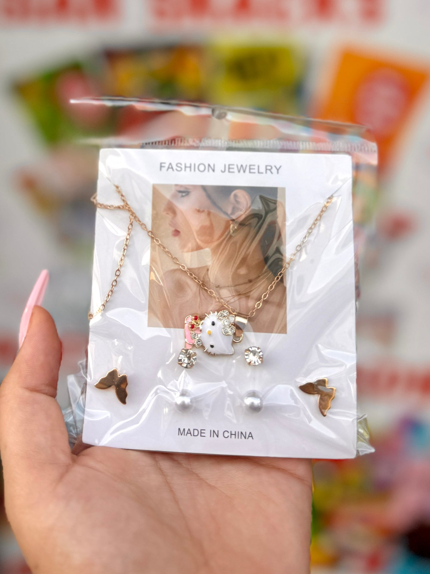 Pack accessoires hello kitty colier et boucles d’oreilles - Girlzbox