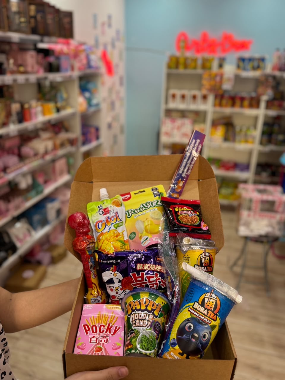 Sharing asian snacks box ramen samyang boba tea pocky candy noodels jelly jus - Girlzbox