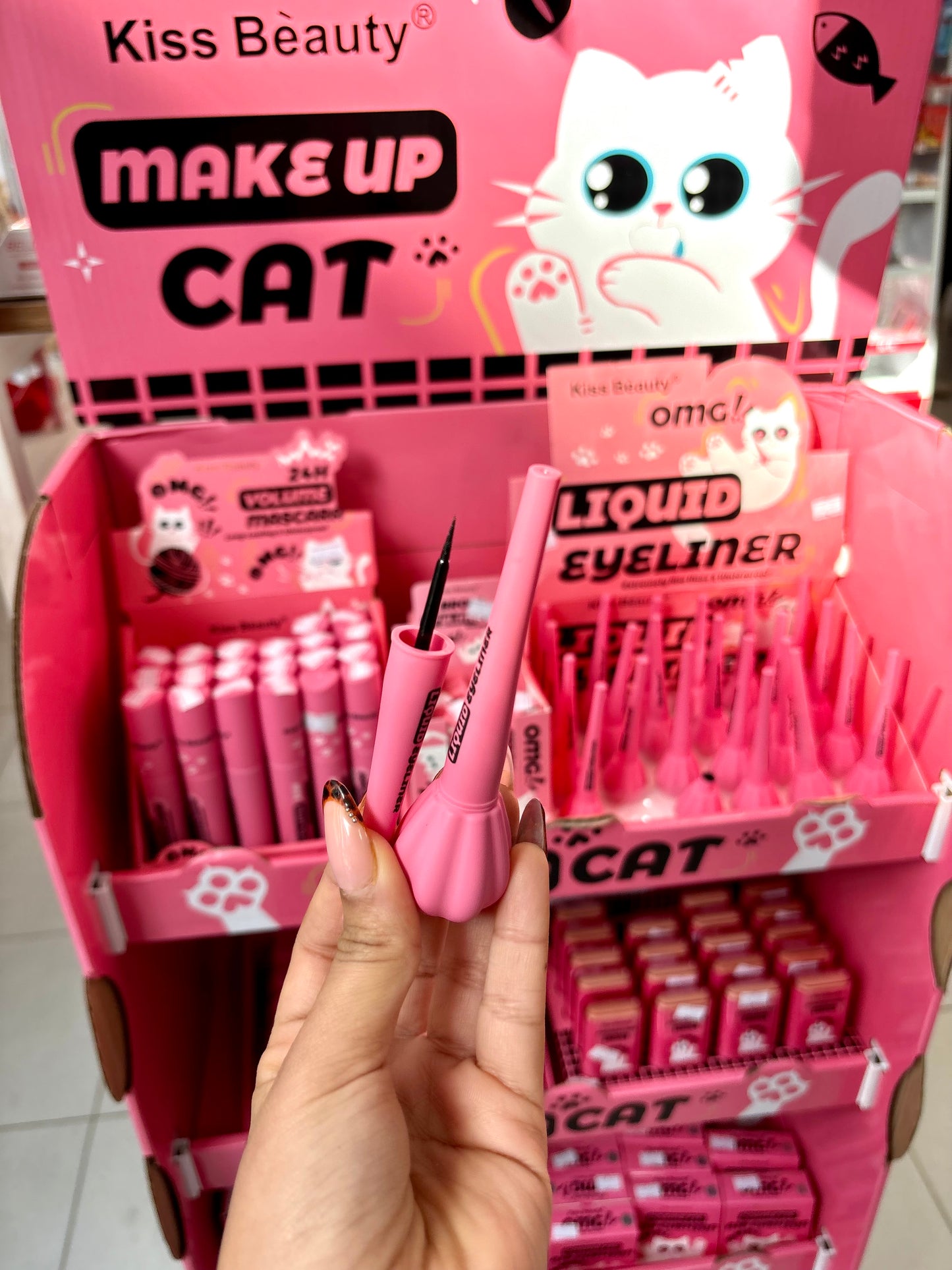 Eye liner Noir foncé cat professional makeup- Girlzbox