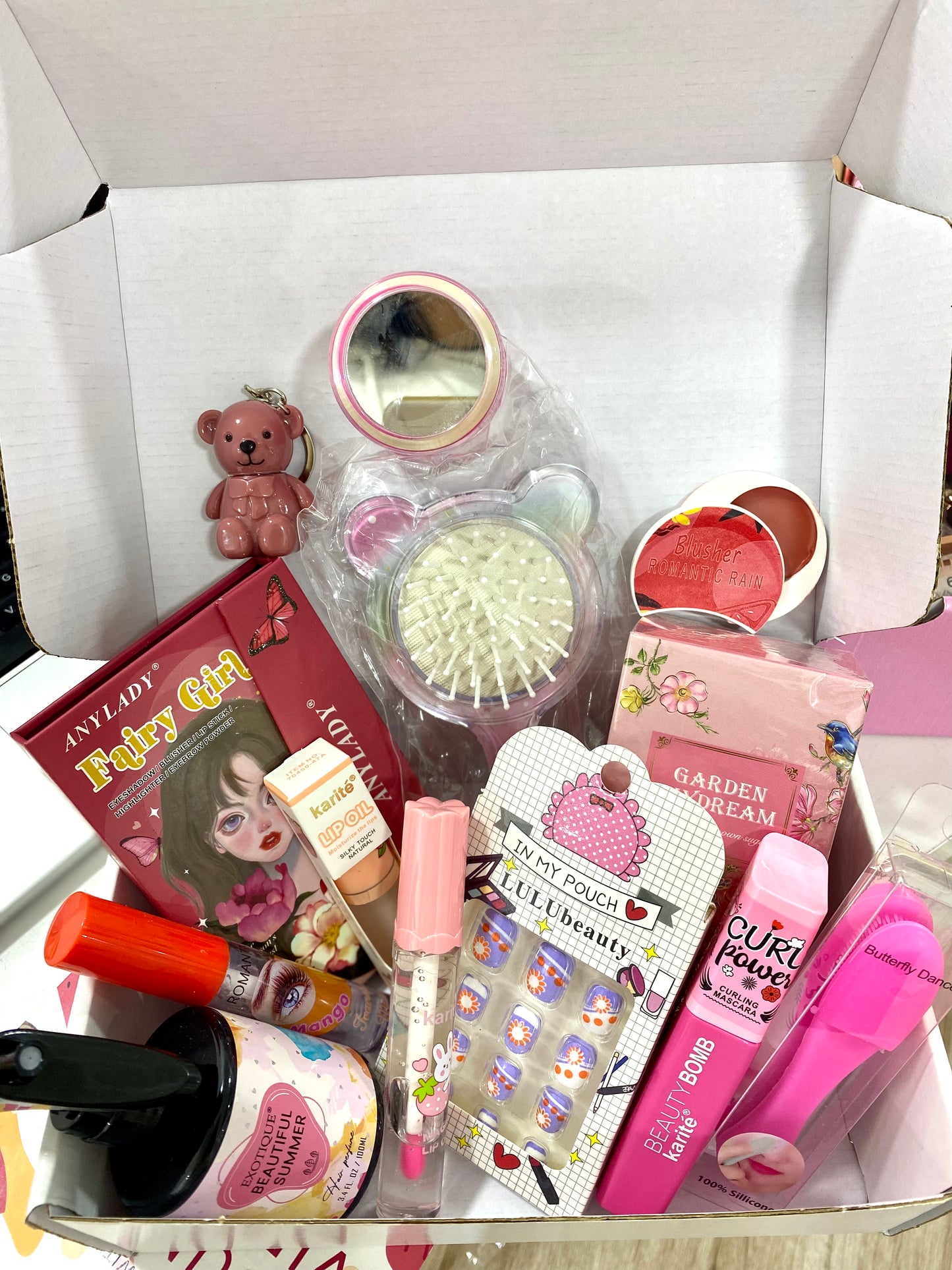 Box maquillage by girlzbox- Girlzbox