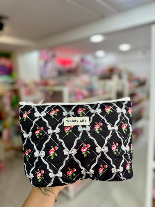 Trousse tendance avec motifs