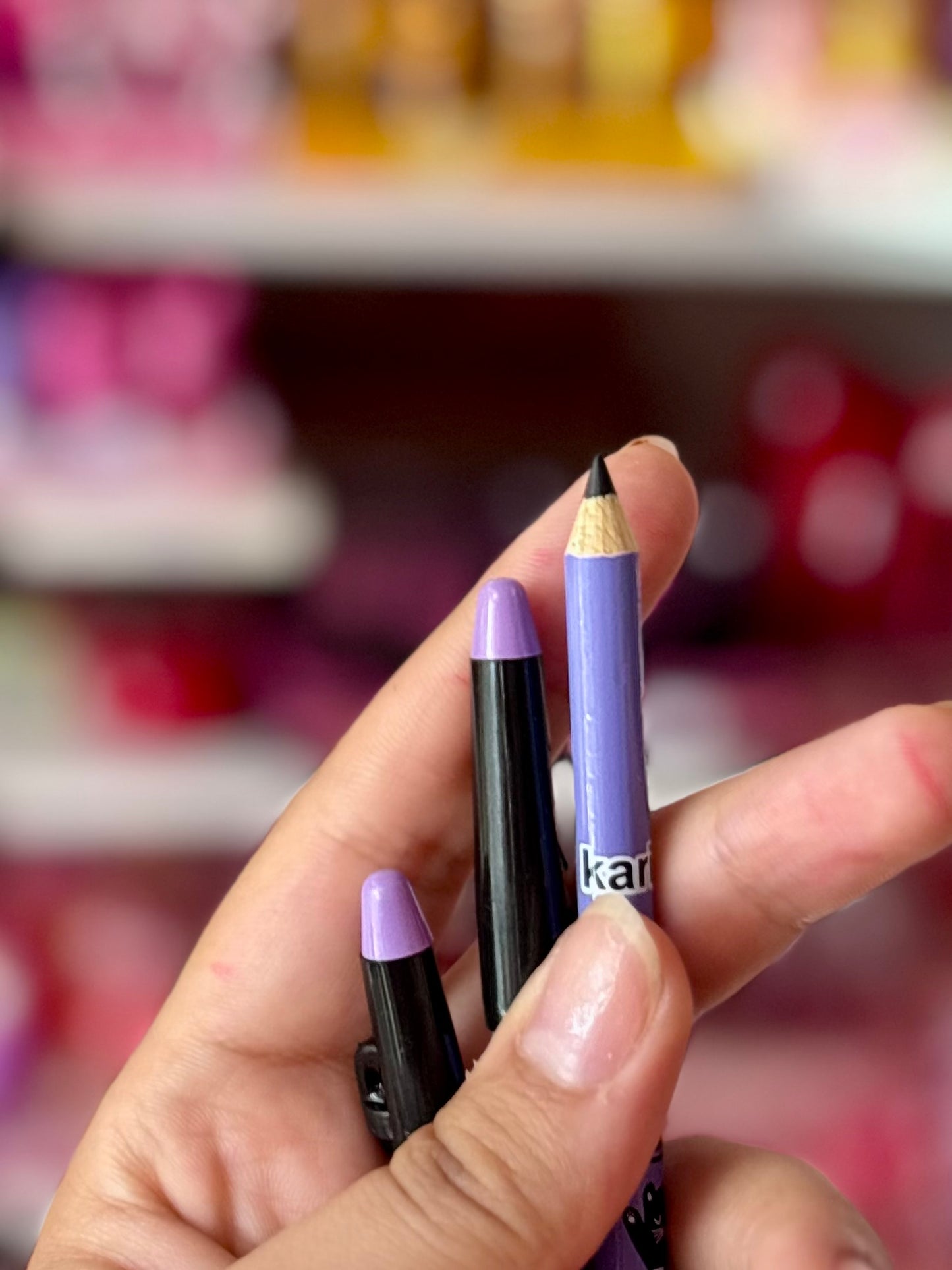 Crayon noir pour les yeux avec taille crayon- Girlzbox