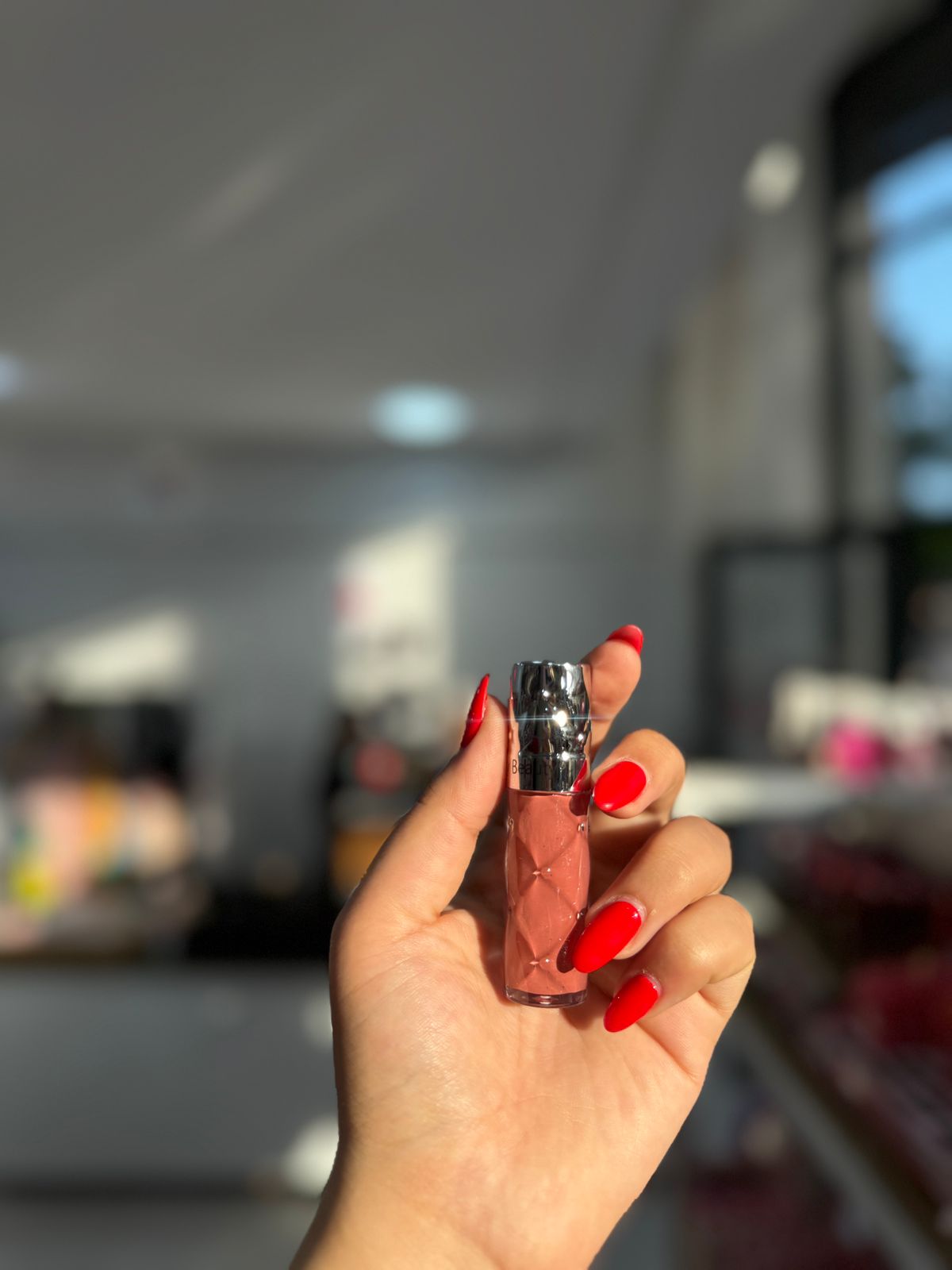 Shiny lip gloss - girlzbox