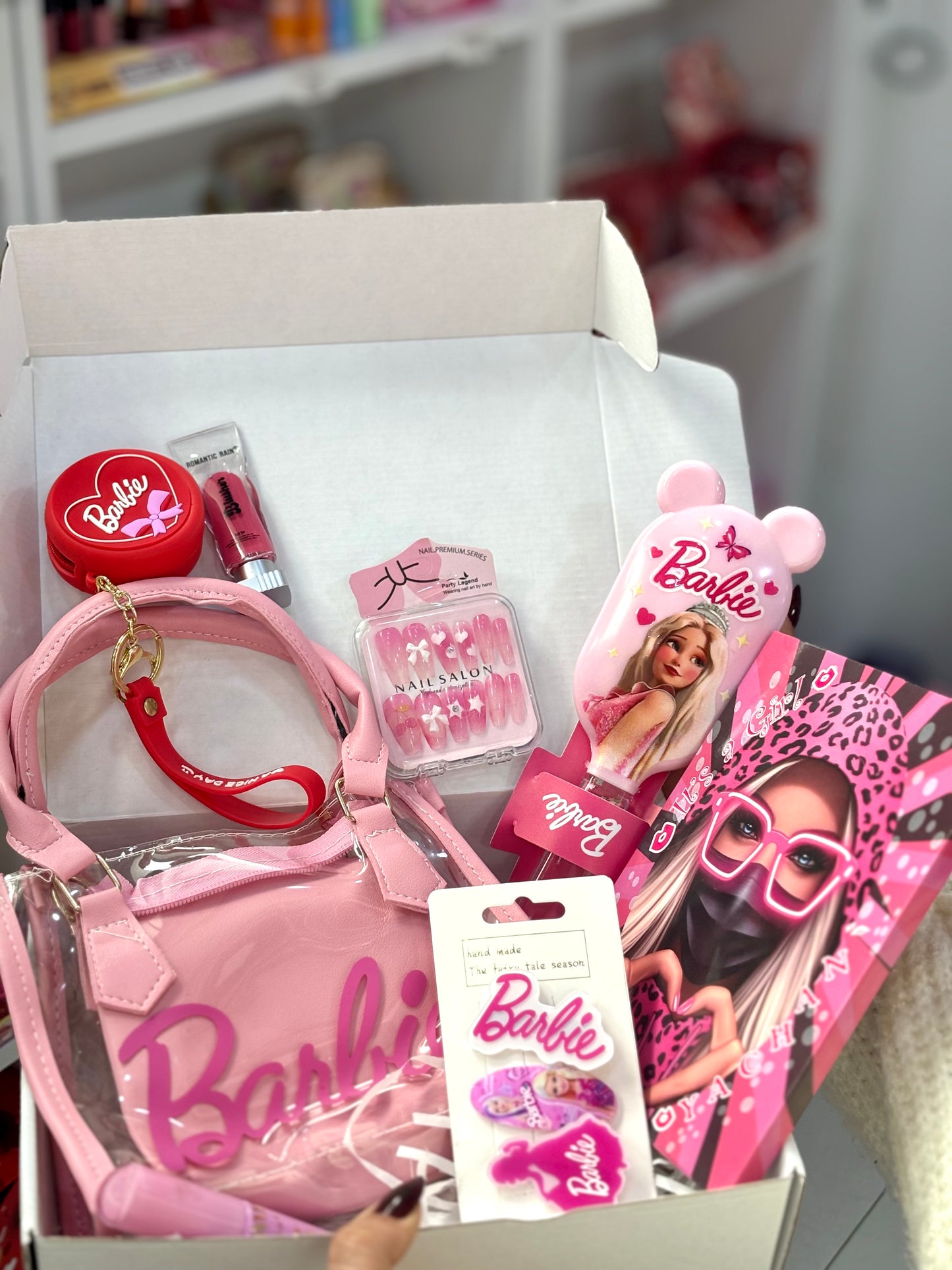 Barbie box sac palette fards à paupières brosse cheveux بوكس العيد - Girlzbox