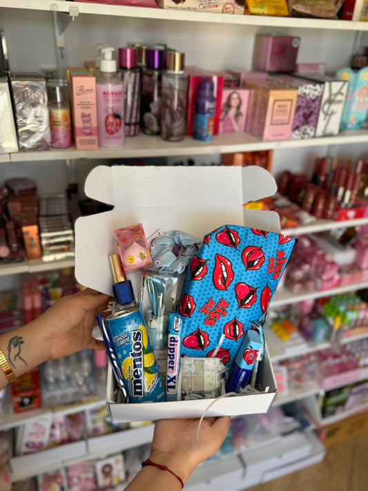 Blue box makeup maquillage et bonbon boisson - Girlzbox