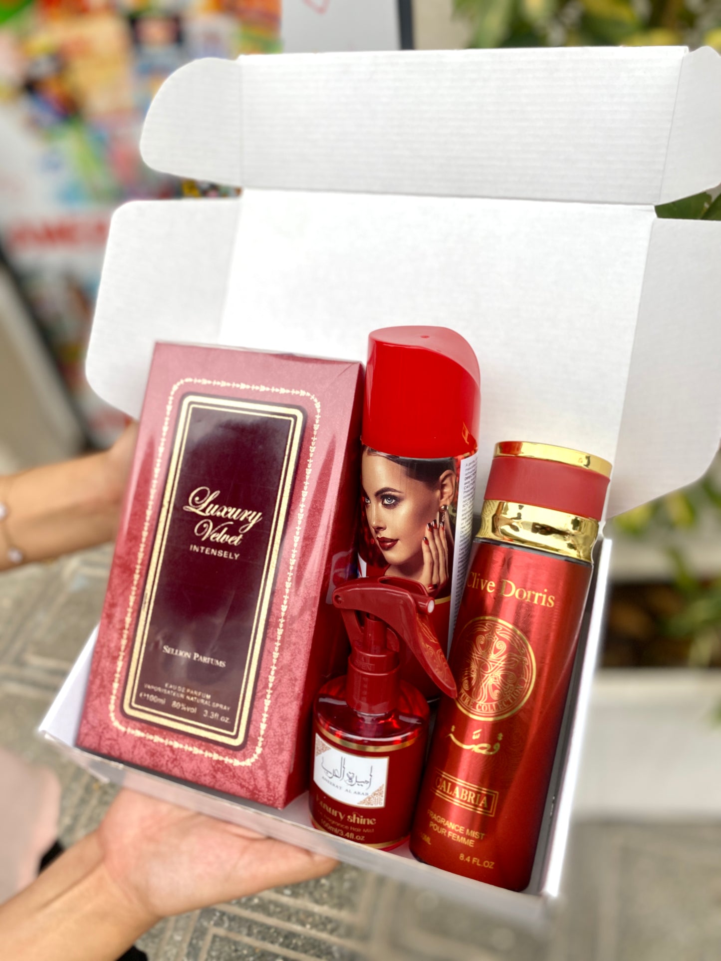 Red perfume luxury velvet box - girlzbox