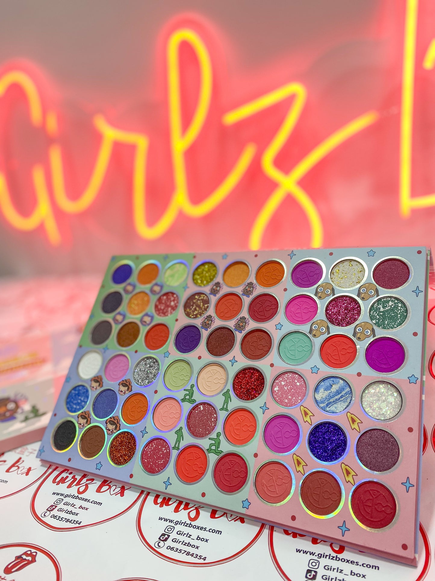 56 Couleurs Grande palette fards à paupières Maquillage - Girlz box