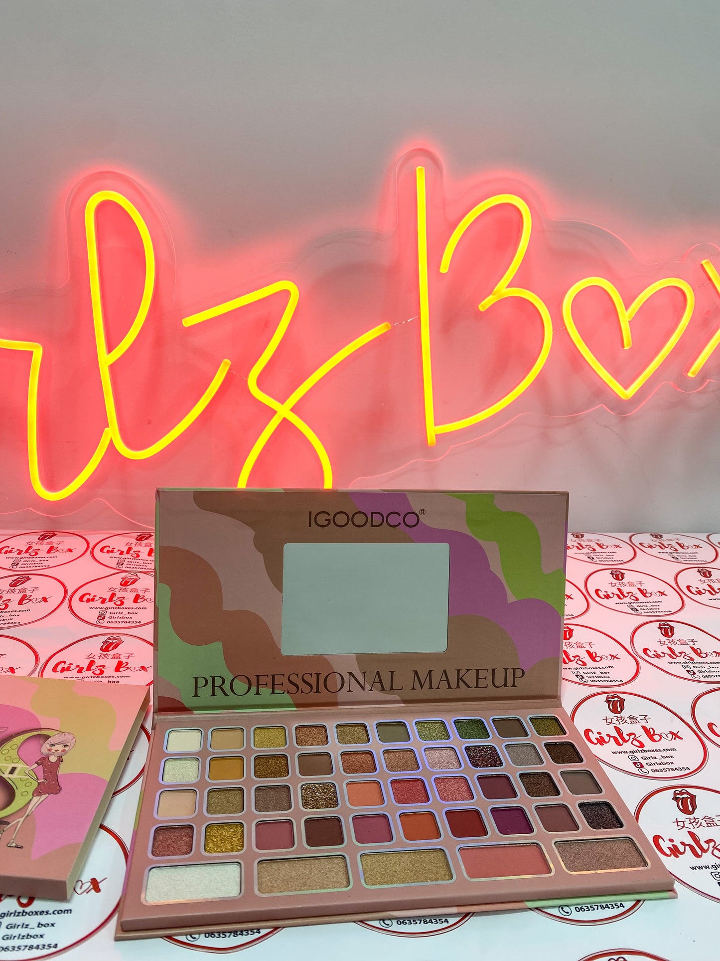 45 couleurs Grande palette fards à paupières blush et highlight Maquillage - Girlz box