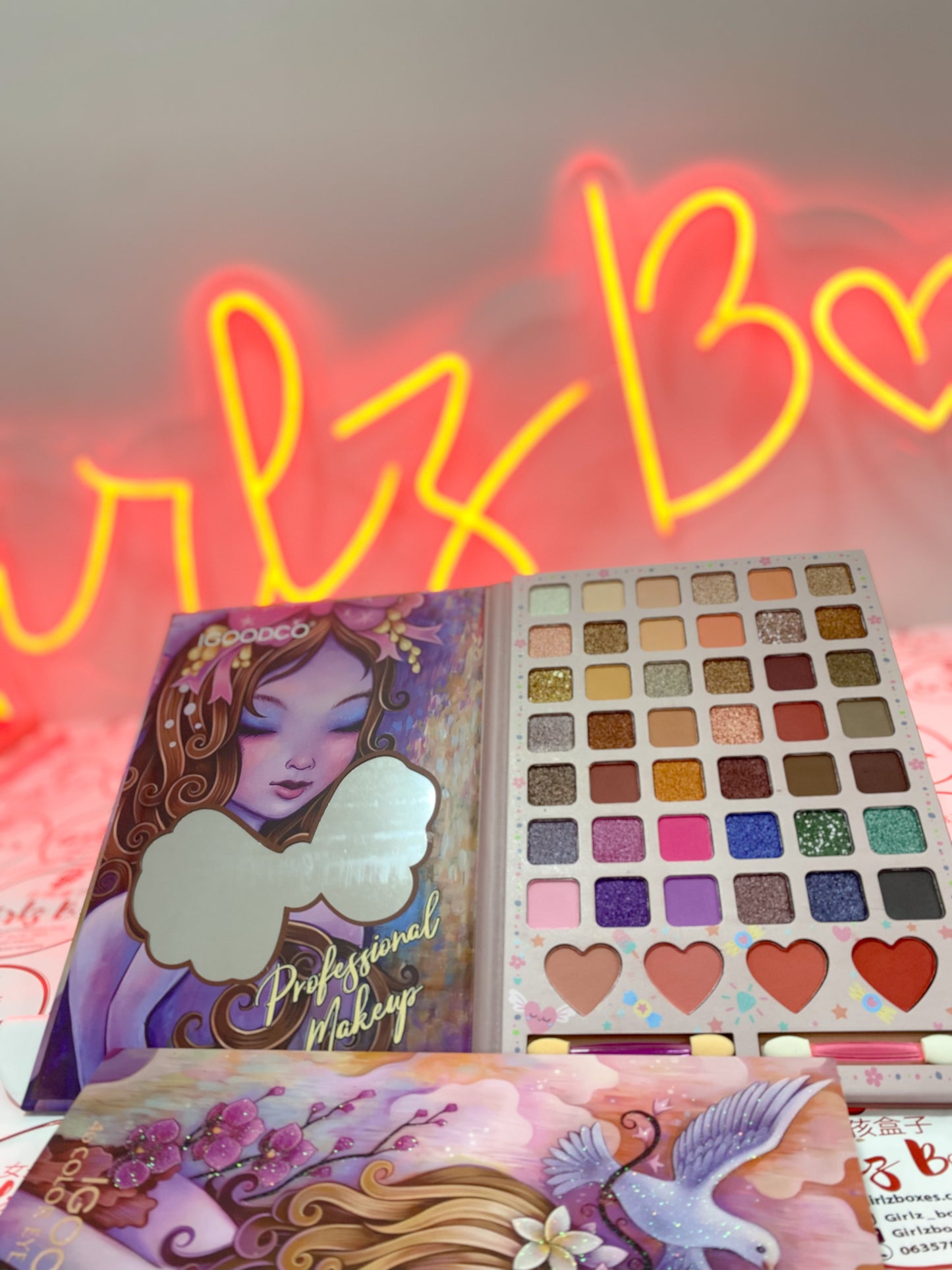46 Couleurs Grande palette fards à joues et fards à paupières très pigmenté - Maquillage Girlz box