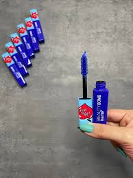 Mascara bleu effet volume