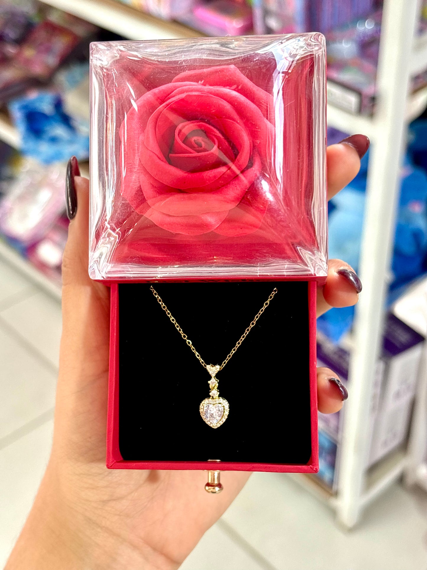 Boite cadeau avec tiroir et fleur et collier en acier inoxydable - Girlzbox
