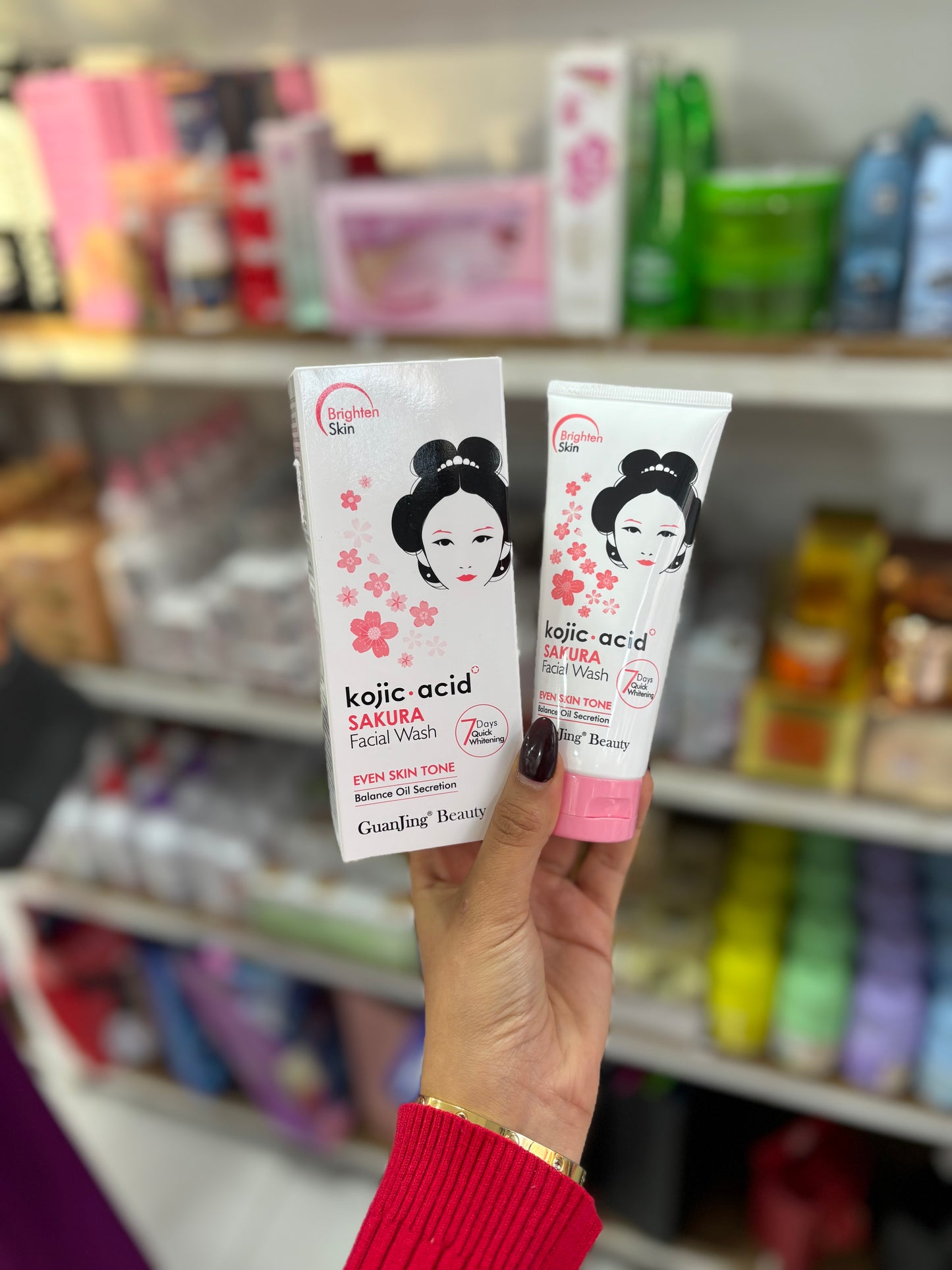 Kojic acid sakura nettoyant hydratant pour le visage- Girlzbox