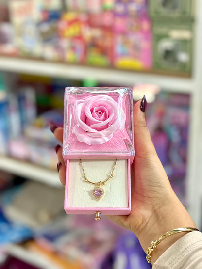 Boite cadeau avec tiroir et fleur et collier en acier inoxydable - Girlzbox