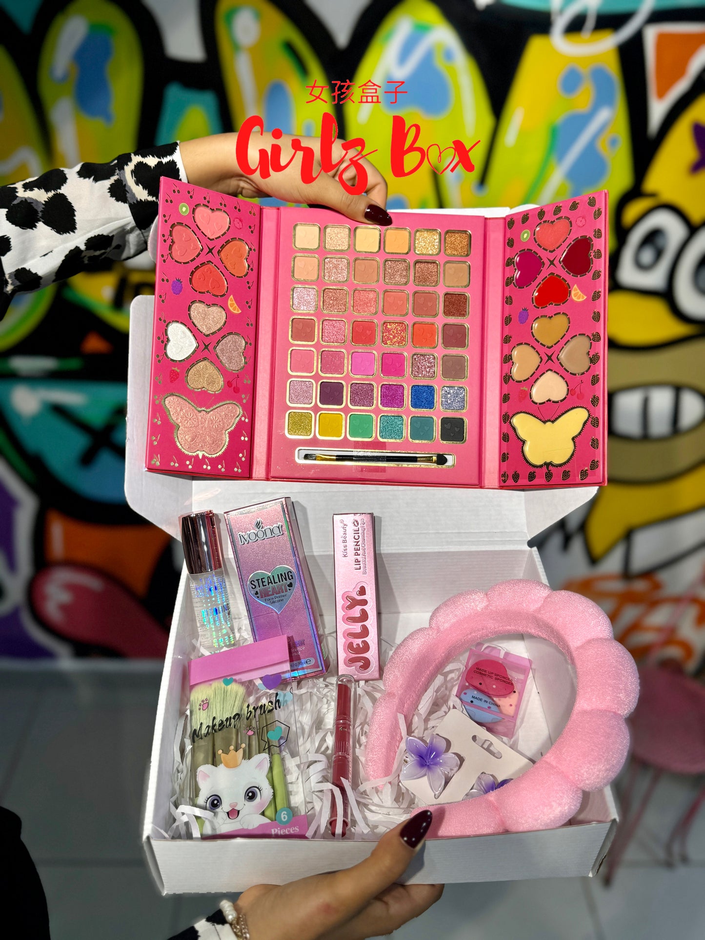 Pink makeup box promo 200dh - Girlzbox