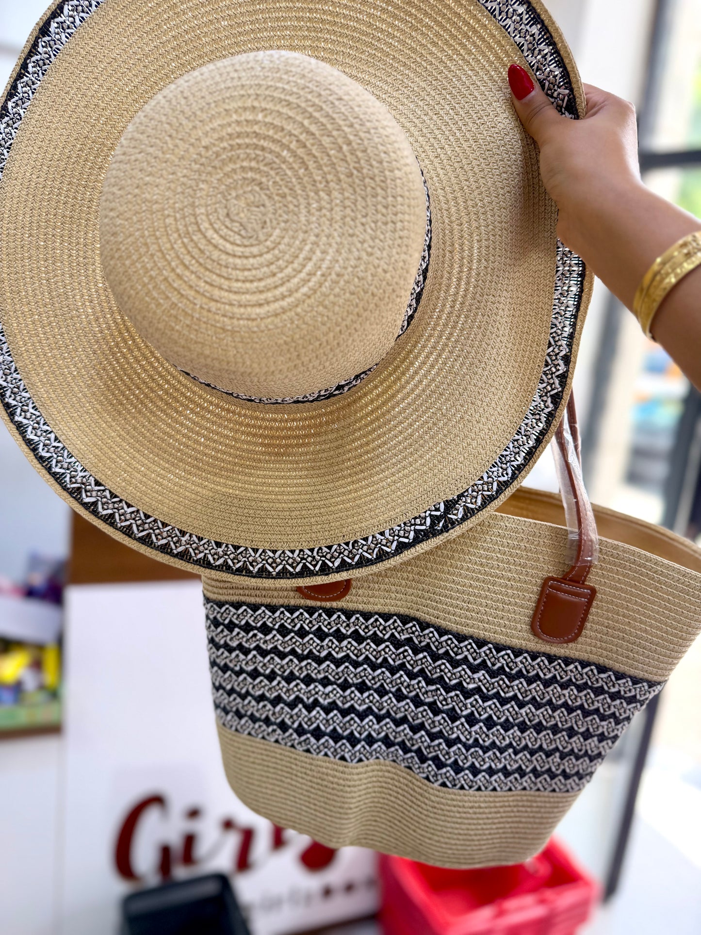 Chapeau et sac de plage bonne qualité - Girlzbox