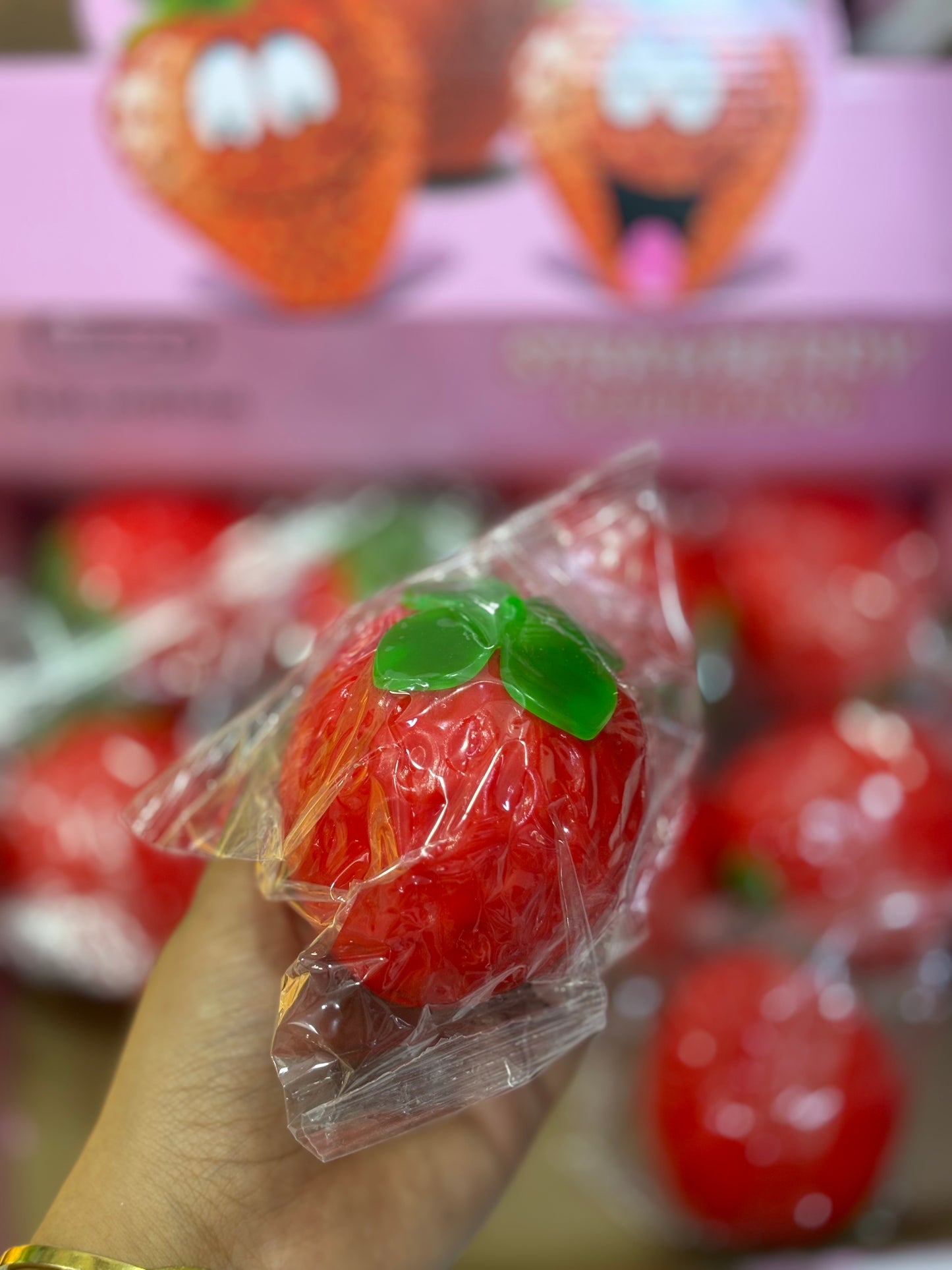 Squichy fraise fun toy jouet squishy - Girlzbox