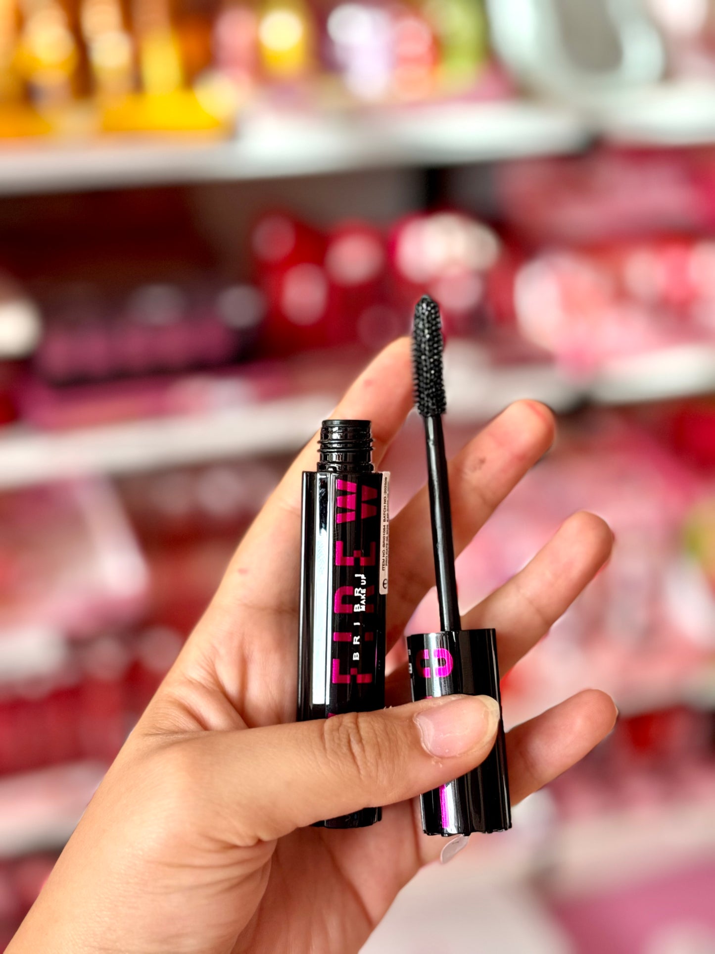 Mascara noir volume cils  - Girlzbox