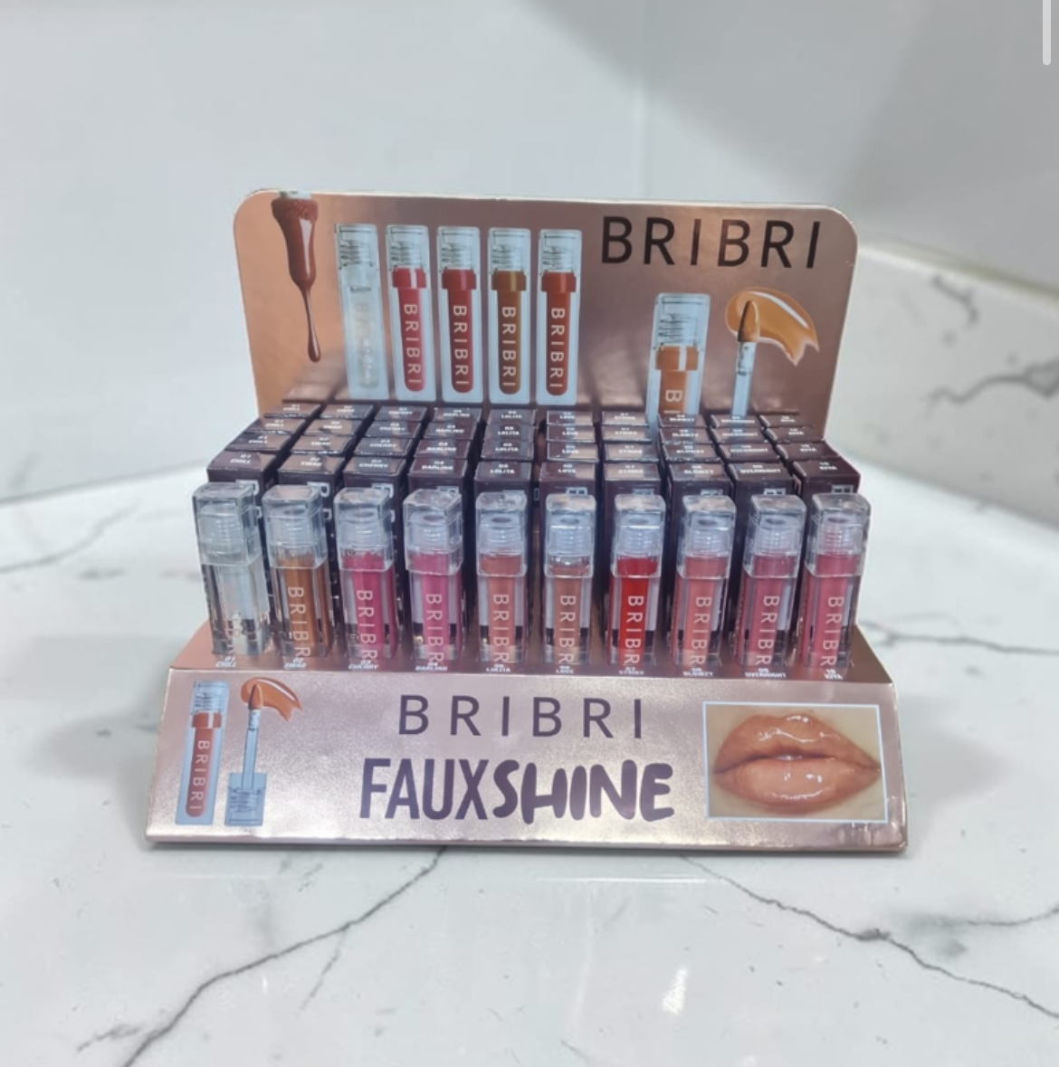 Lip gloss faux filler shine - Girlzbox