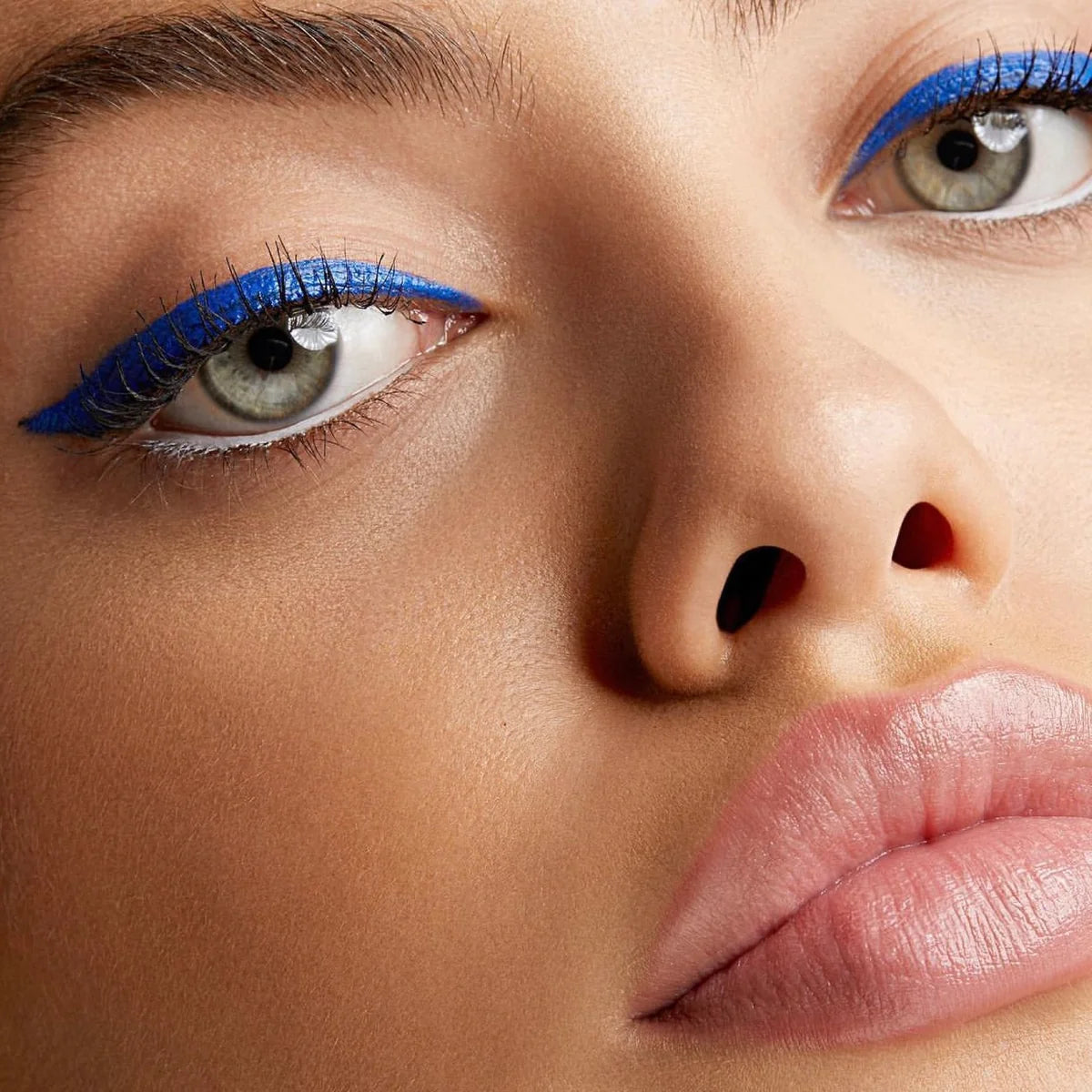 Eye liner bleu pour les yeux - Girlzbox