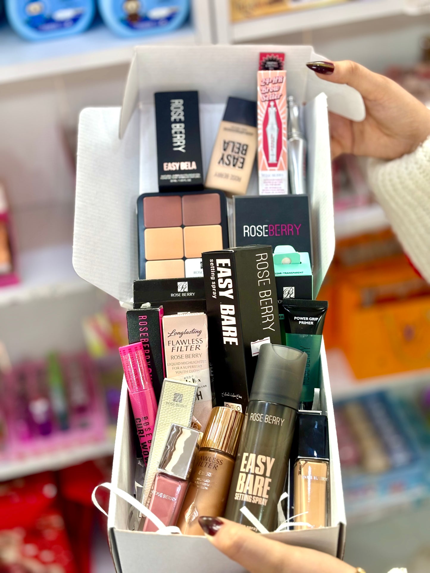 Grande box rose berry tout kes essentiels de maquillage - Girlzbox