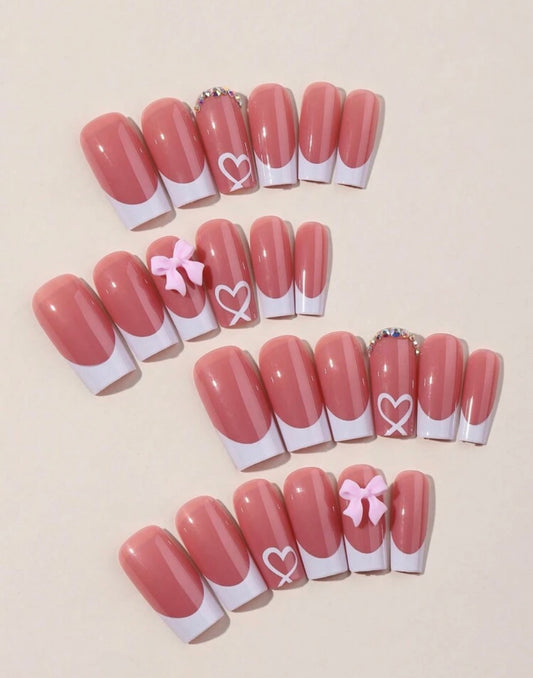 24pcs Faux ongles motif aléatoire avec colle double - Girlzbox