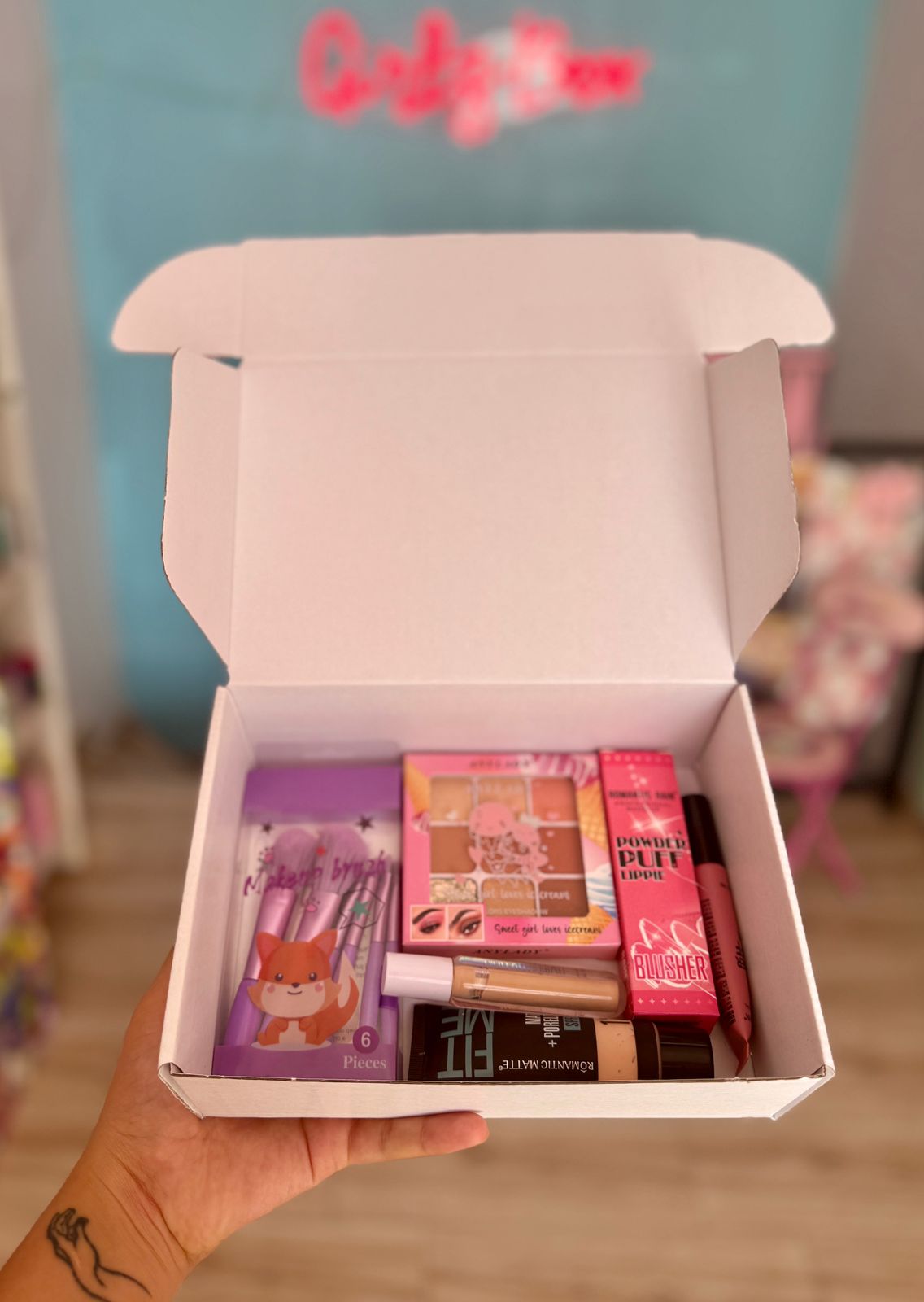 Promotion box maquillage fond de teint palette pinceaux - girlzbox